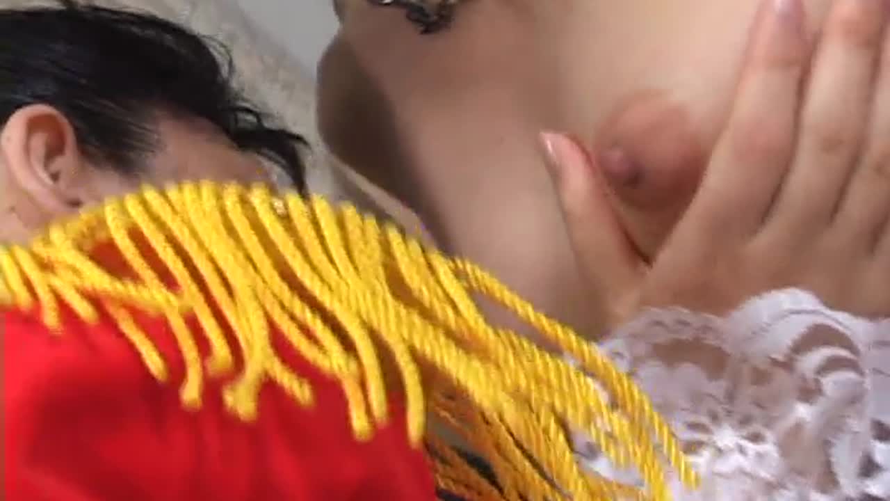 【人妻レズ】双頭バイブで激しく交わるレズセックス【タ★ラヅカ風コス？】 - FC2 Video (Adult)